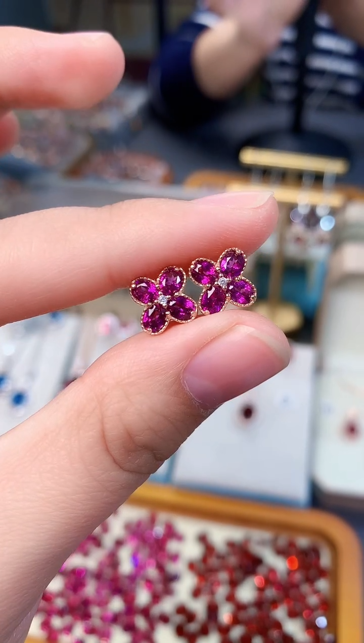 【闪购商品】石榴石（紫牙乌）耳钉银S925镶嵌天然