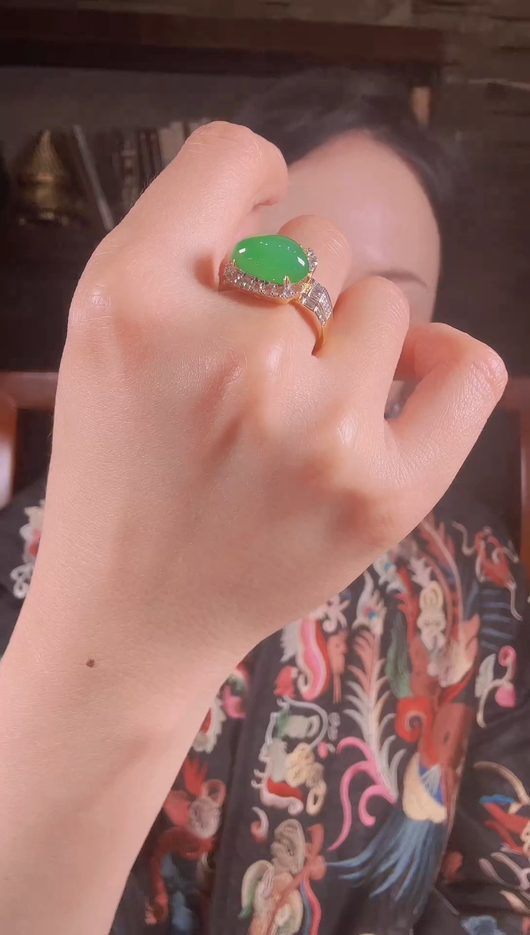 【闪购商品】翡翠戒指18K金镶嵌冰绿随型戒指