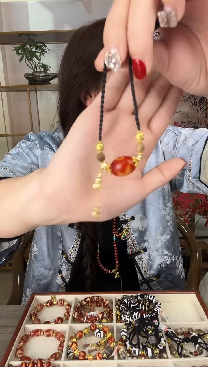 玛瑙/玉髓（覆膜）颈饰未镶嵌传世珠宝