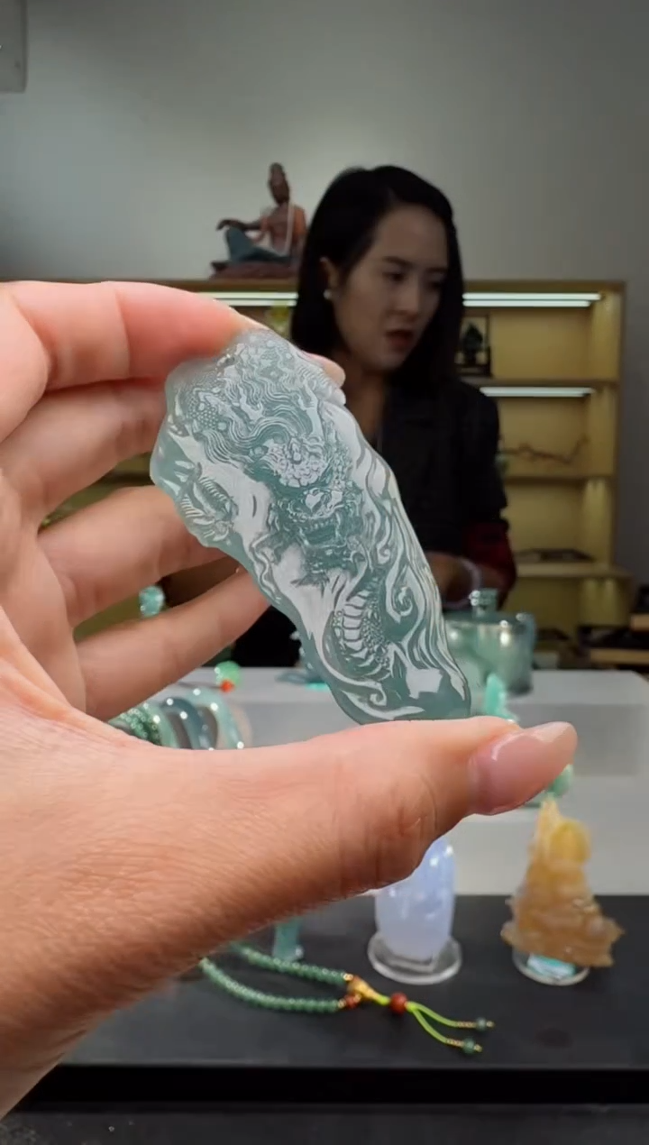 吊坠(赠链)未镶嵌翡翠龙牌