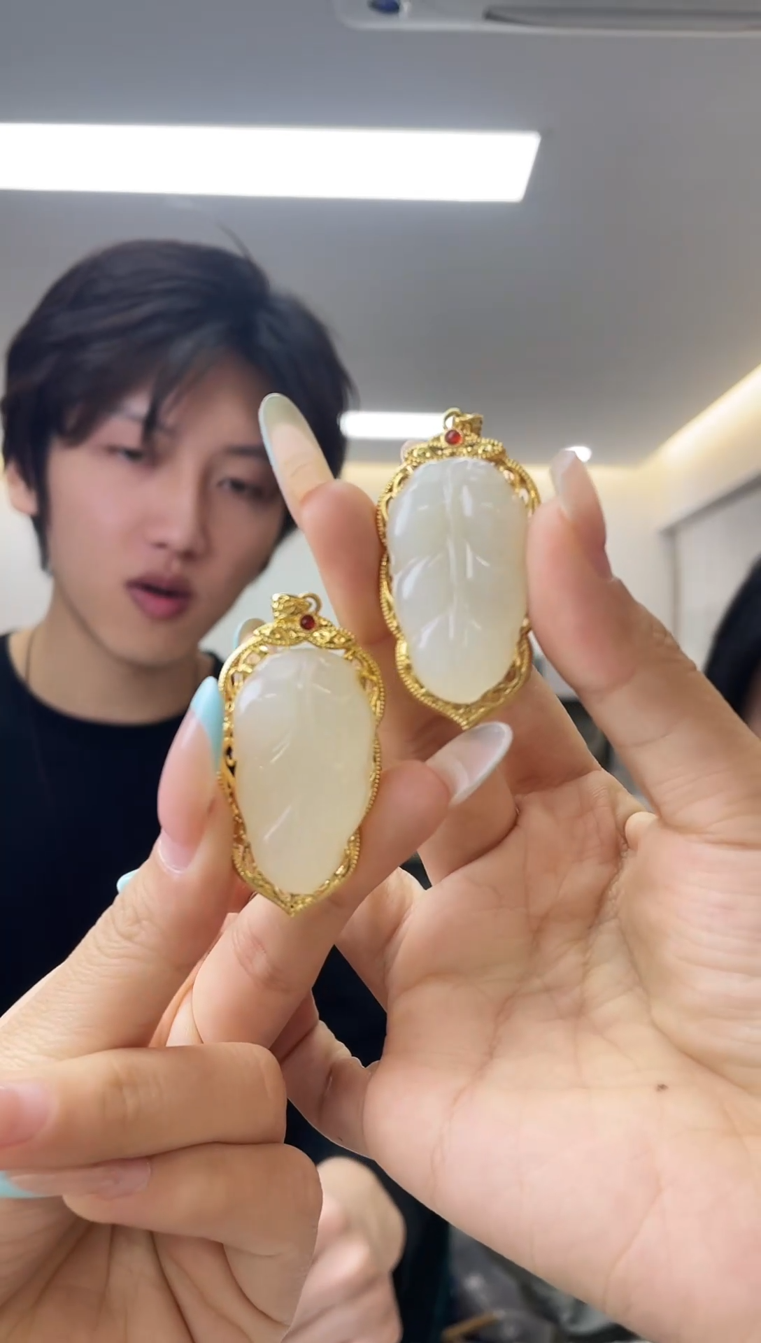 颈饰18K金镶嵌和田玉（多样性发一件）