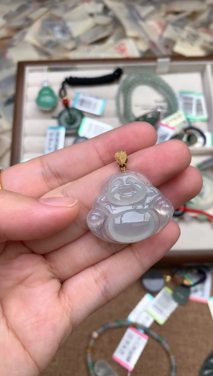 18K金镶嵌挂件翡翠一