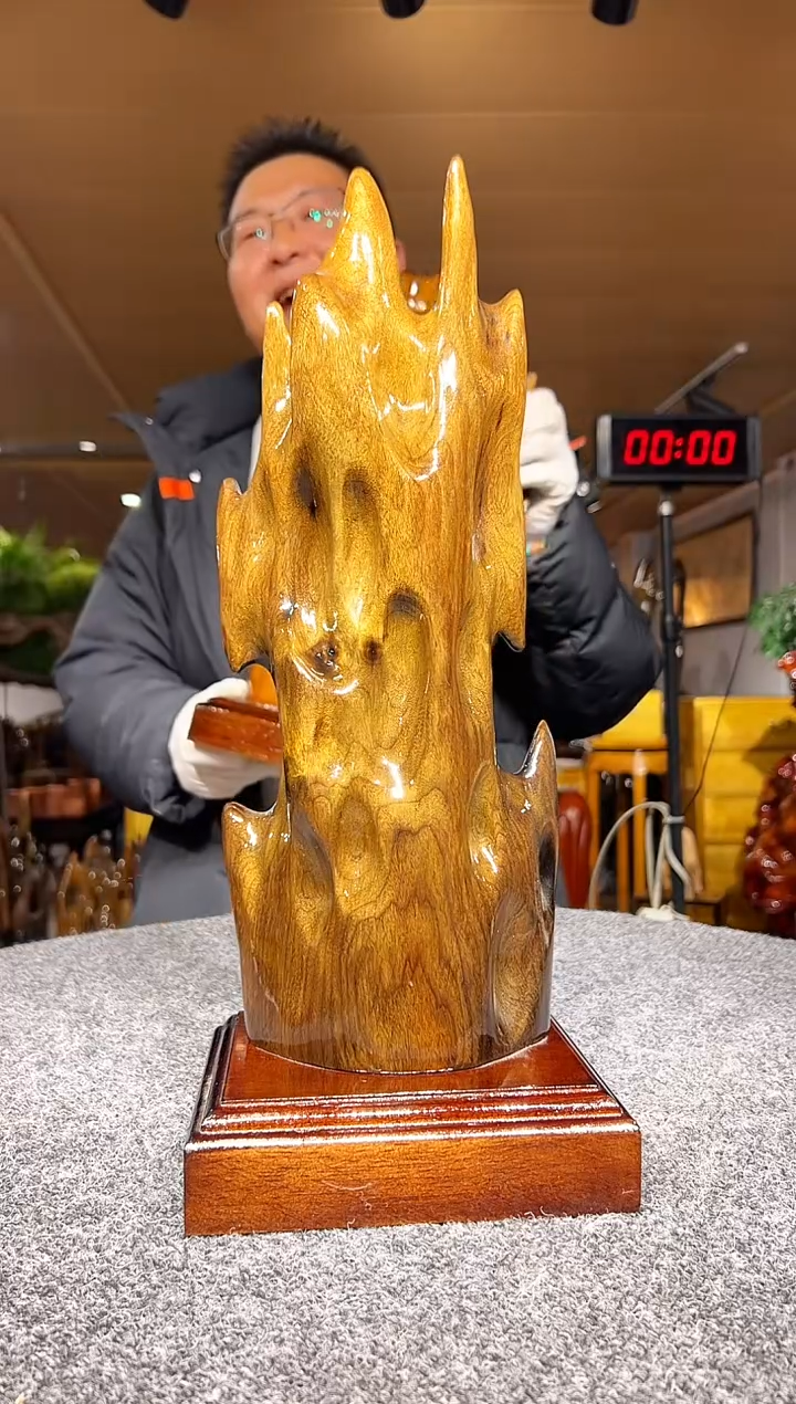 金丝楠木雕款用****9金丝楠木