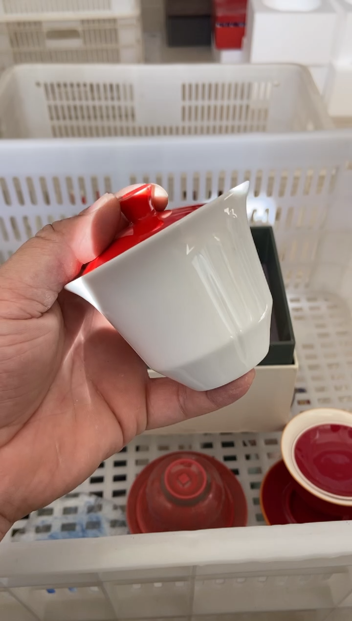 杯无运费险有瑕疵的摄影的产品有使用过的痕迹有点脏介意勿拍