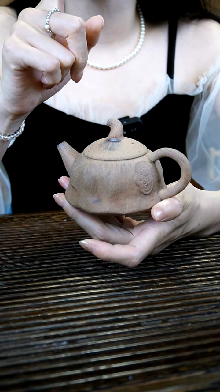原矿老岩泥黄泥段 莲蓬壶