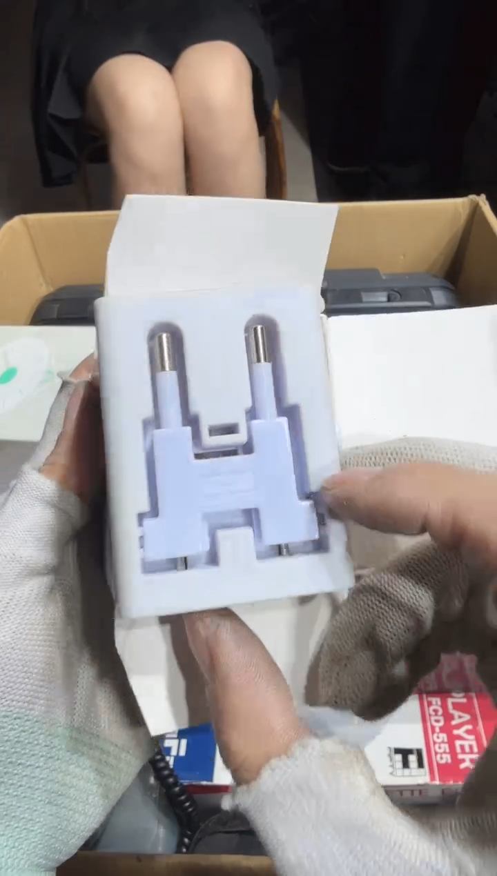 8新嗨**嗨 495   中古商品，瑕疵品，不保好坏。