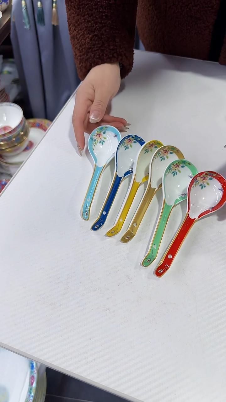 【闪购商品】瓷片 景德镇天鹅勺6个混色