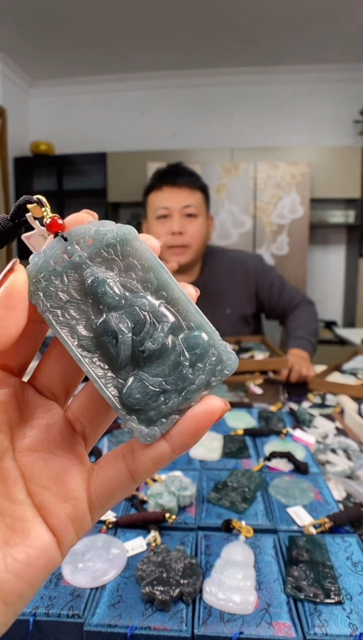 颈饰未镶嵌翡翠多样性发其一