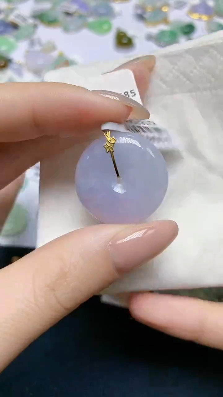 翡翠18K金镶嵌颈饰天然缅甸A货翡翠