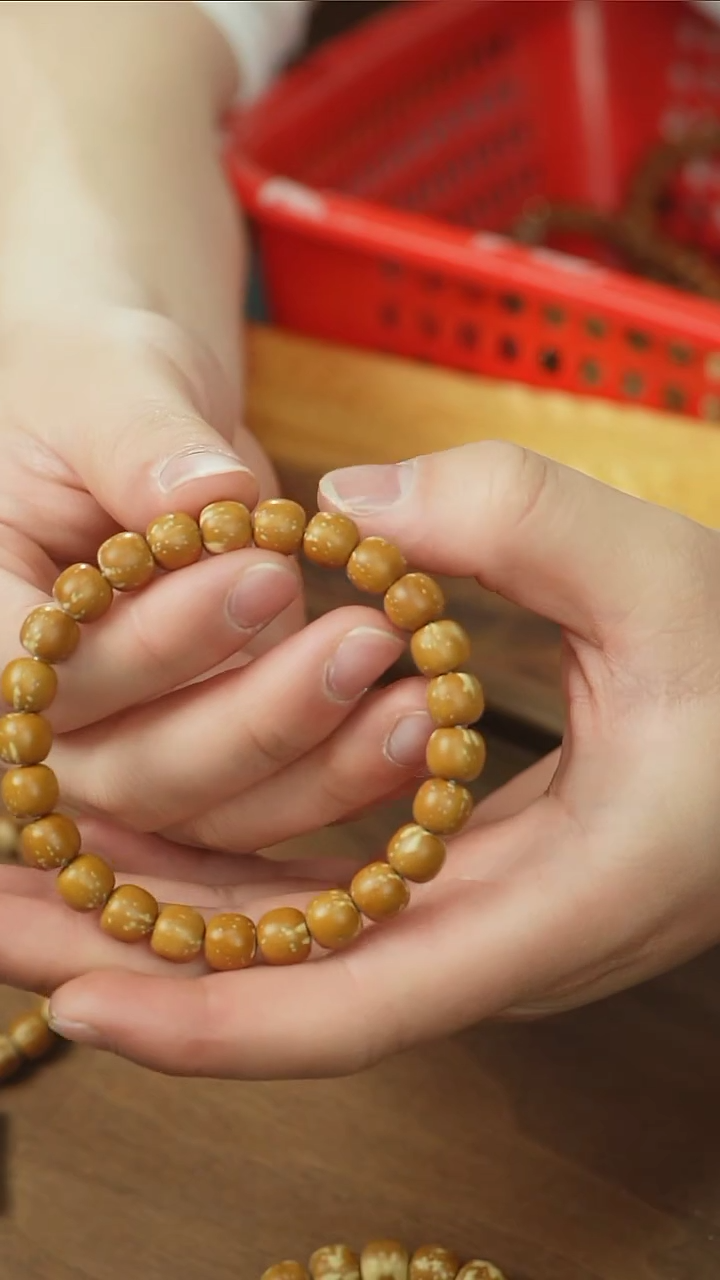 【闪购商品】紫金鼠手串姜黄皮熊猫实心老型9x8