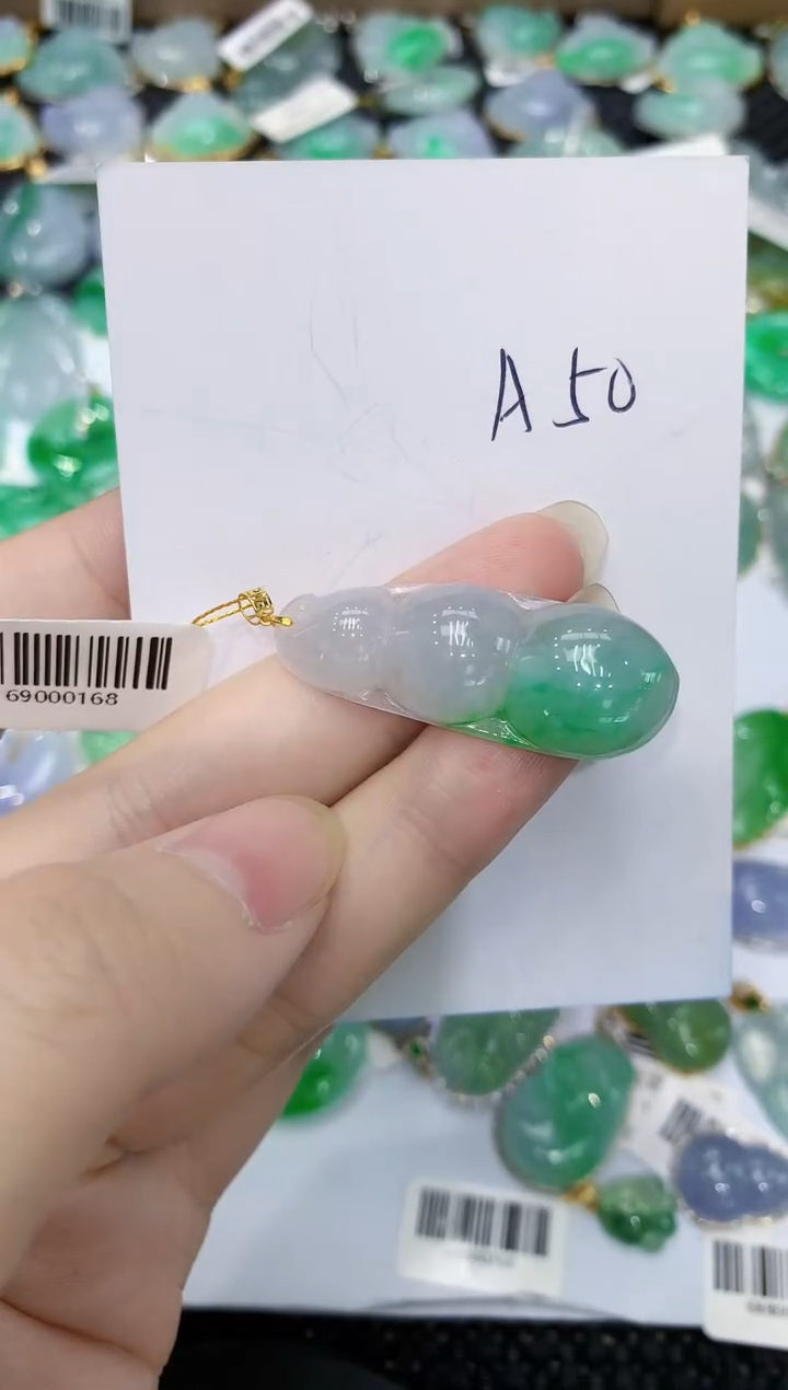 翡翠18K金镶嵌颈饰111111111