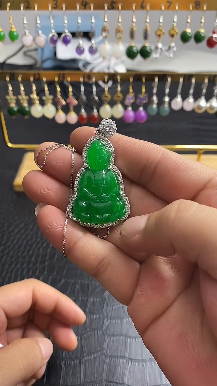 颈饰银S925镶嵌翡翠A051