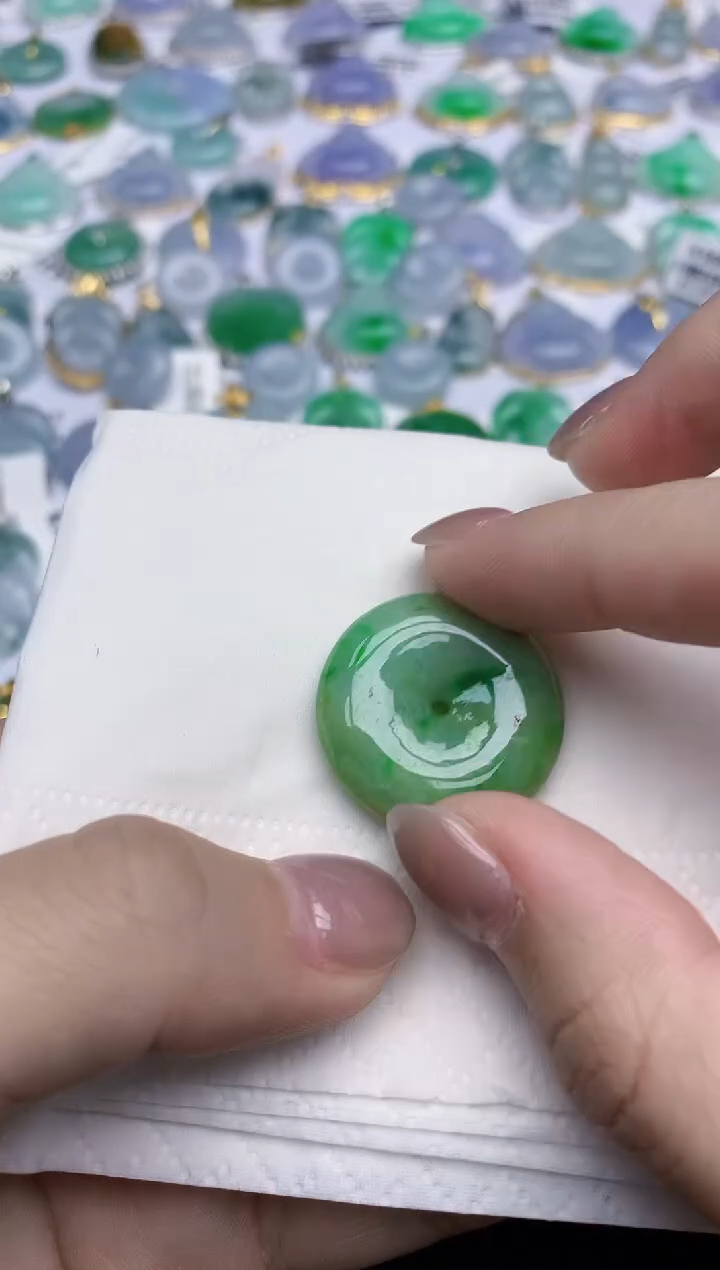 【闪购商品】翡翠颈饰未镶嵌天然翡翠A货