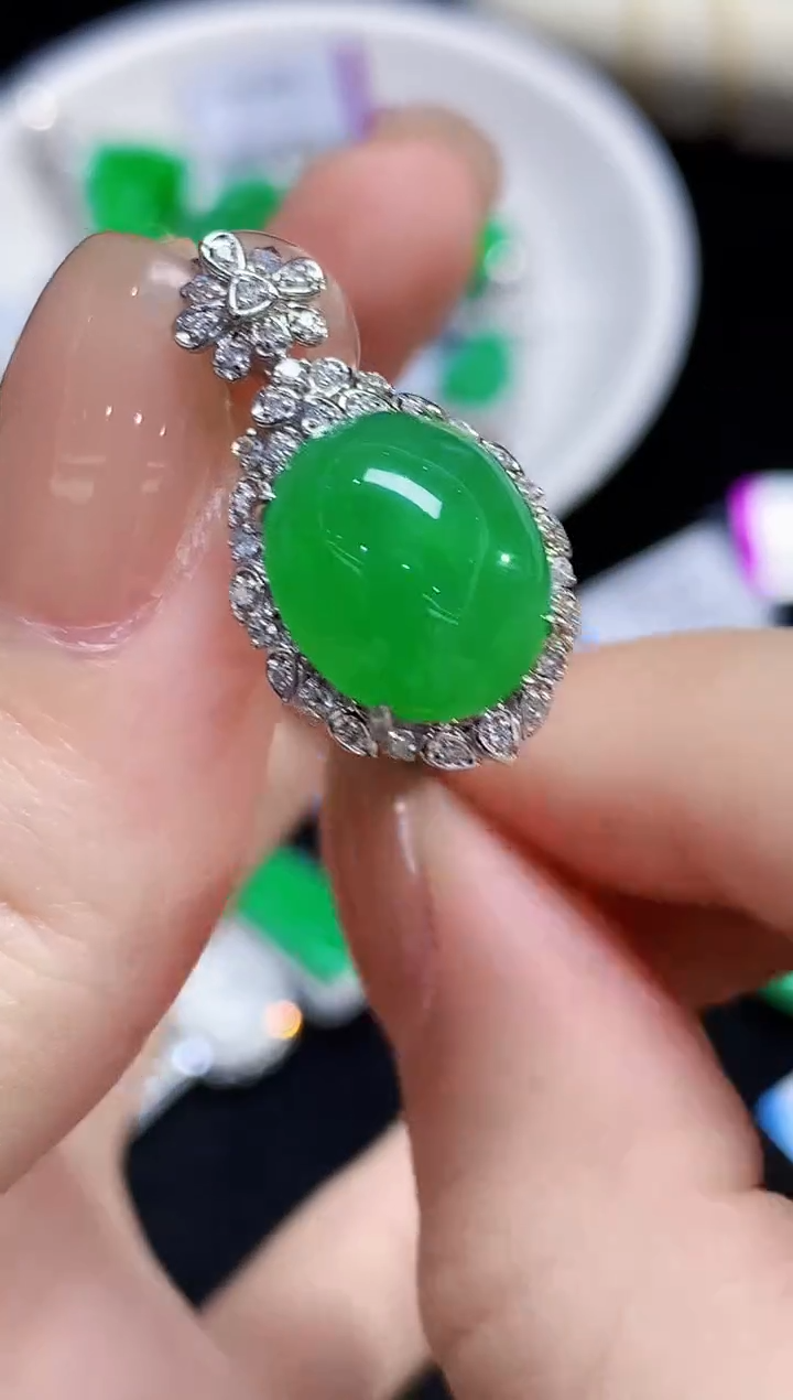 吊坠(不含链)18K金镶嵌翡翠YS