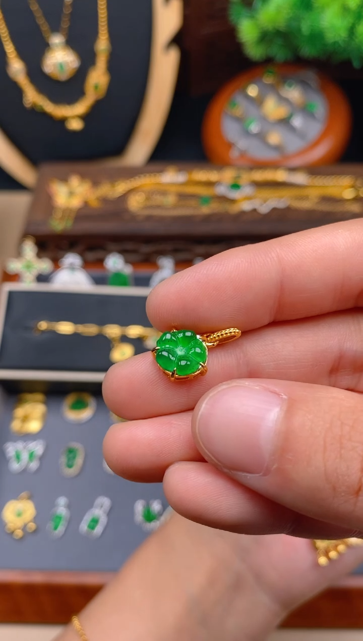 【闪购商品】翡翠银S925镶嵌吊坠(不含链)花花吊坠