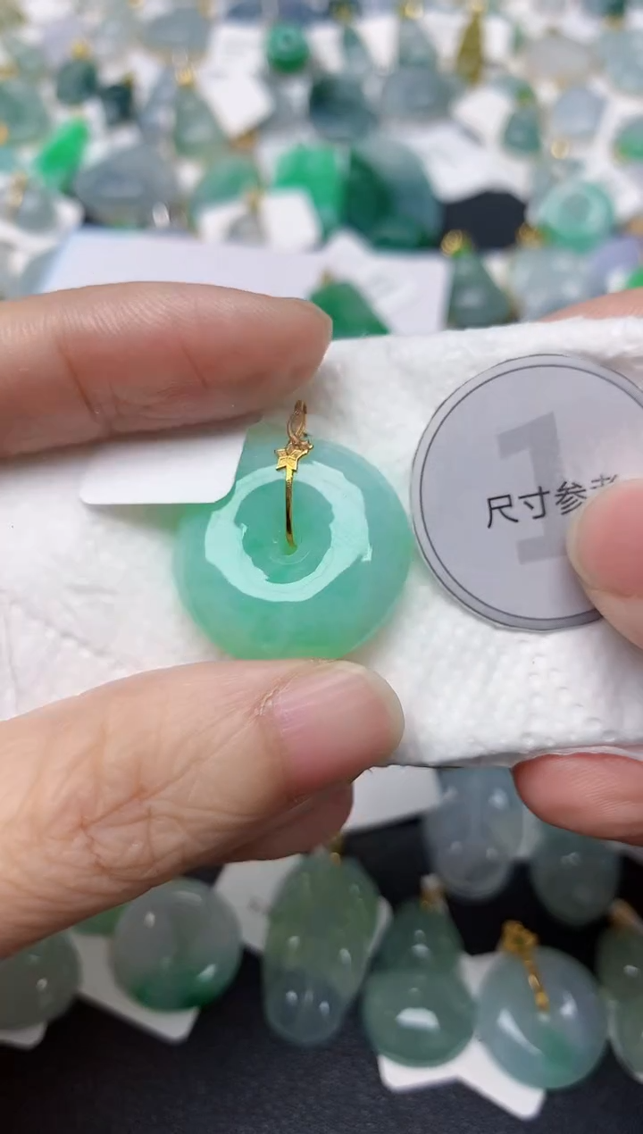 颈饰18K金镶嵌翡翠天然缅甸A货翡翠