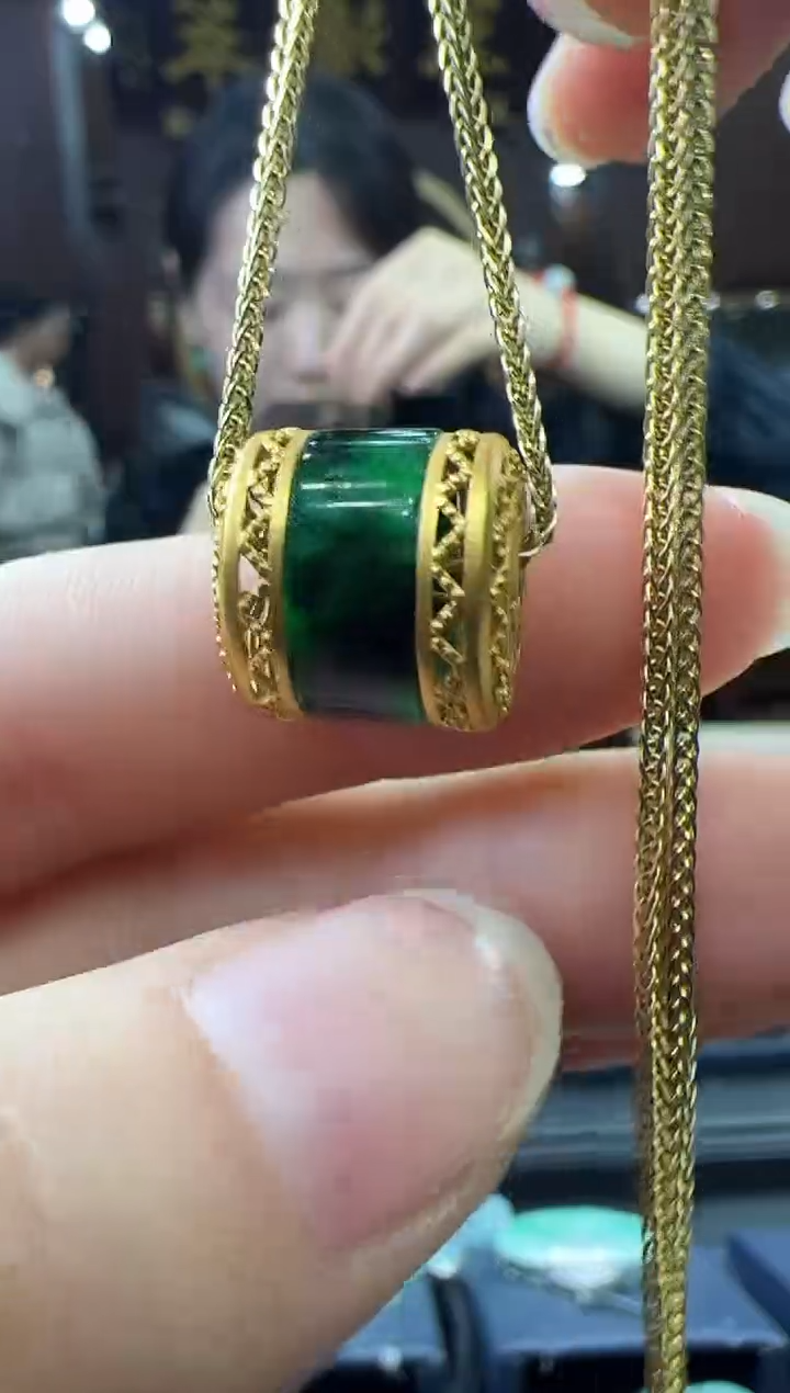 【闪购商品】翡翠挂件18K金镶嵌路路通项链一套