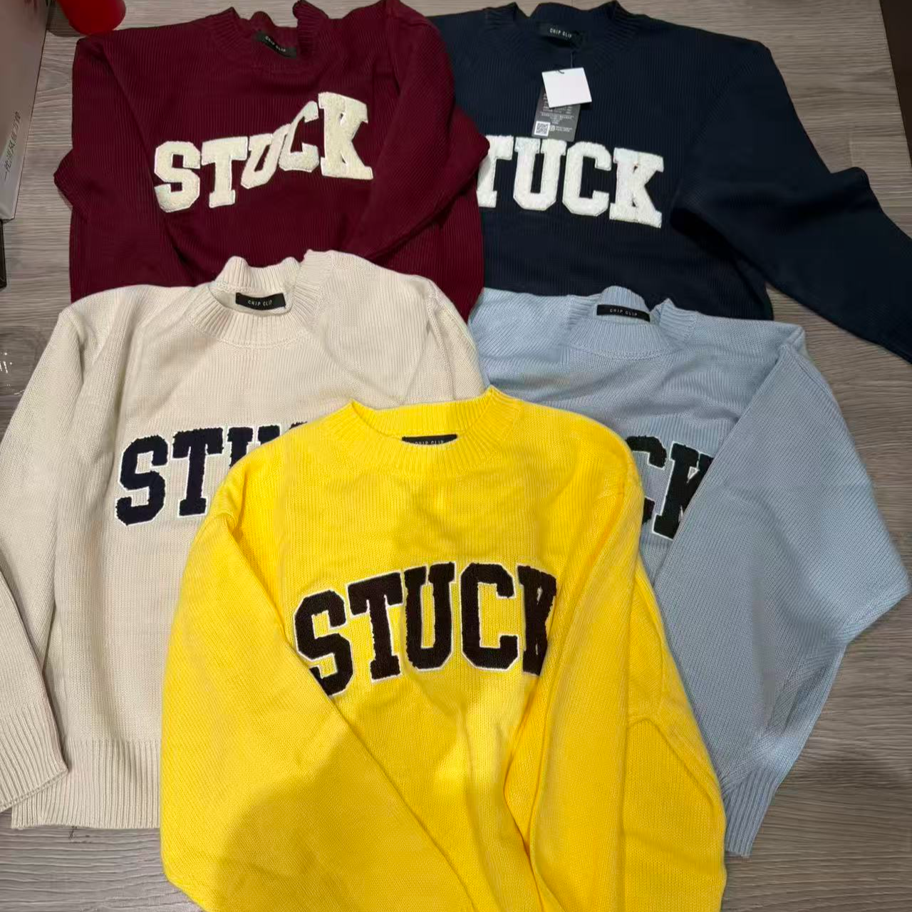 25618 冬季款圆领毛衣女