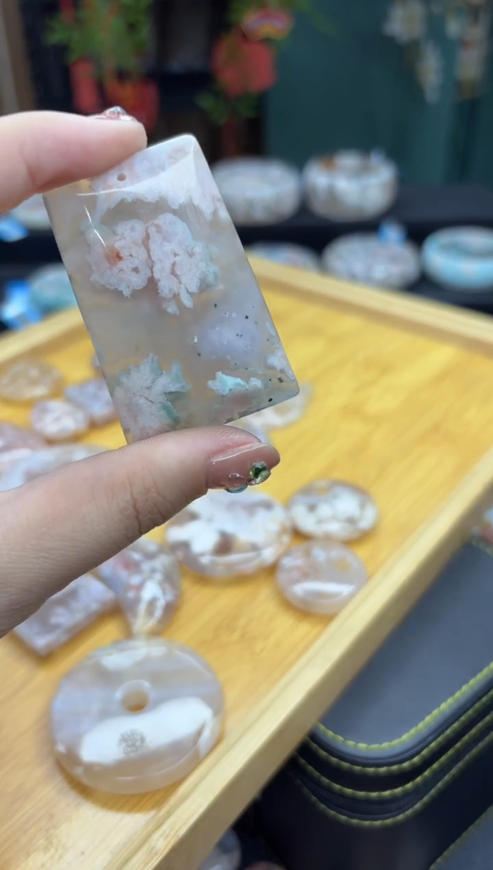 【闪购商品】石英质玉颈饰未镶嵌840