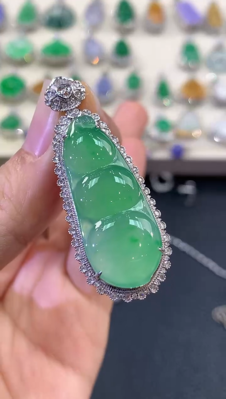 【闪购商品】翡翠吊坠(不含链)18K金镶嵌C105   