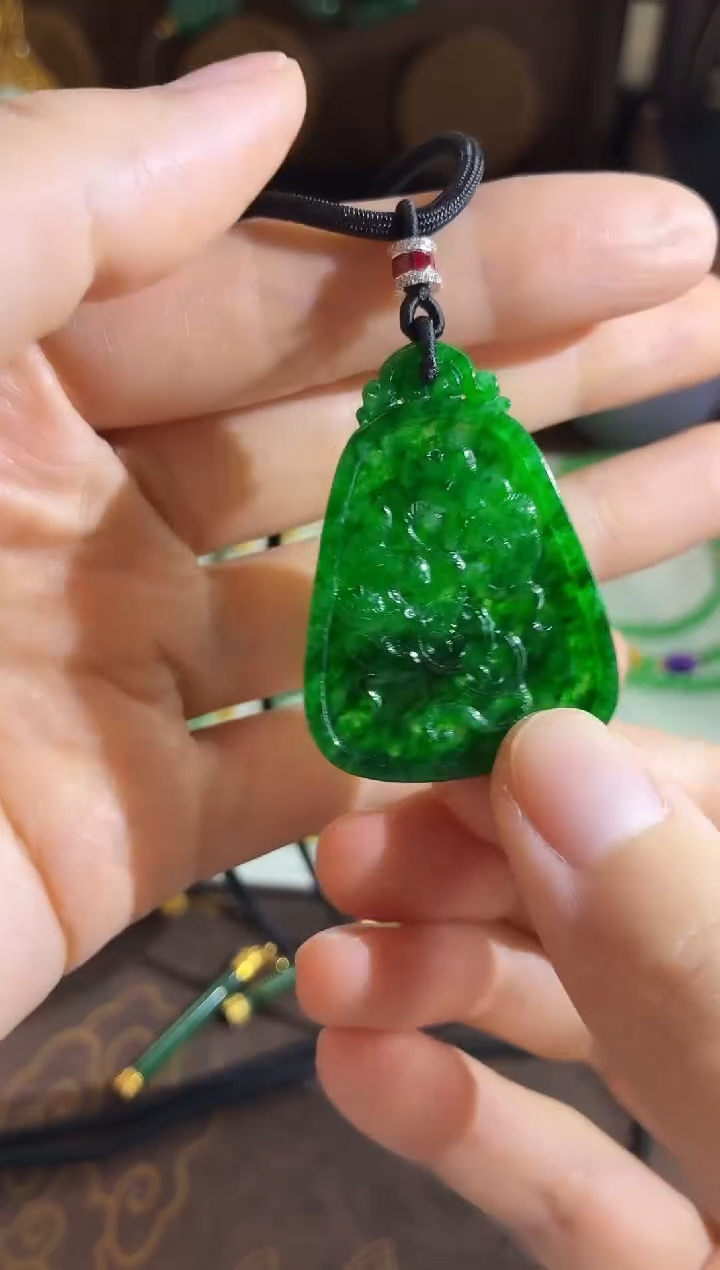 颈饰未镶嵌翡翠吊坠