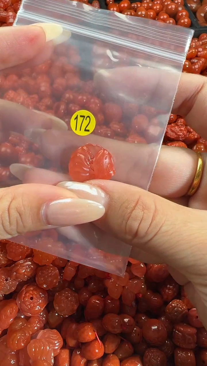 颈饰未镶嵌南红玛瑙1