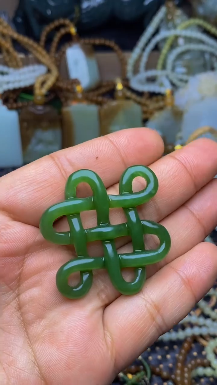 未镶嵌和田玉挂件1