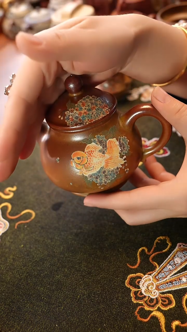 茶壶紫砂锦鲤潘壶