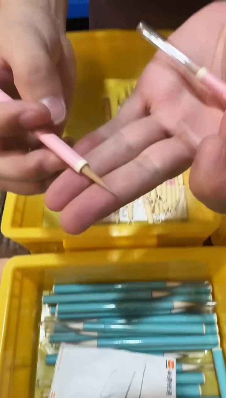 白红瘦金体勾线毛笔2支