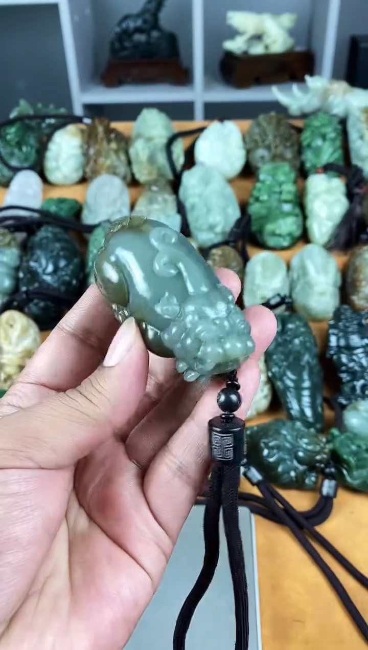 未镶嵌和田玉挂件1