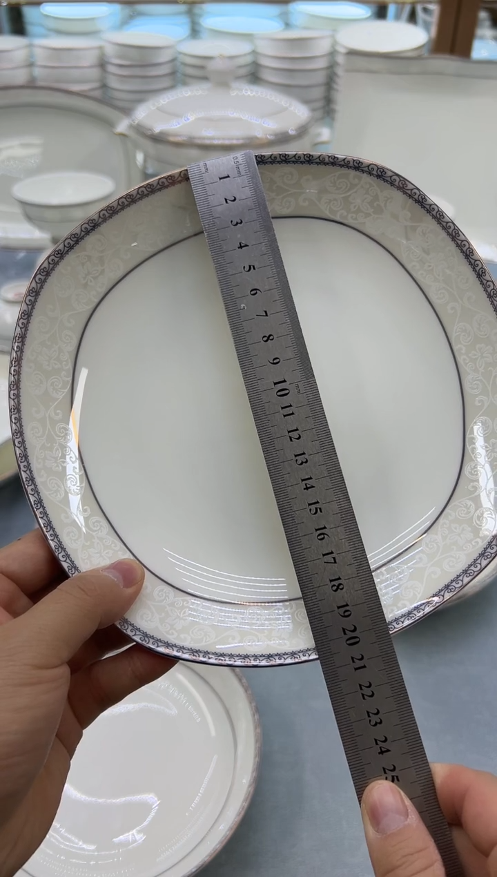 骨瓷玲珑8方2个  