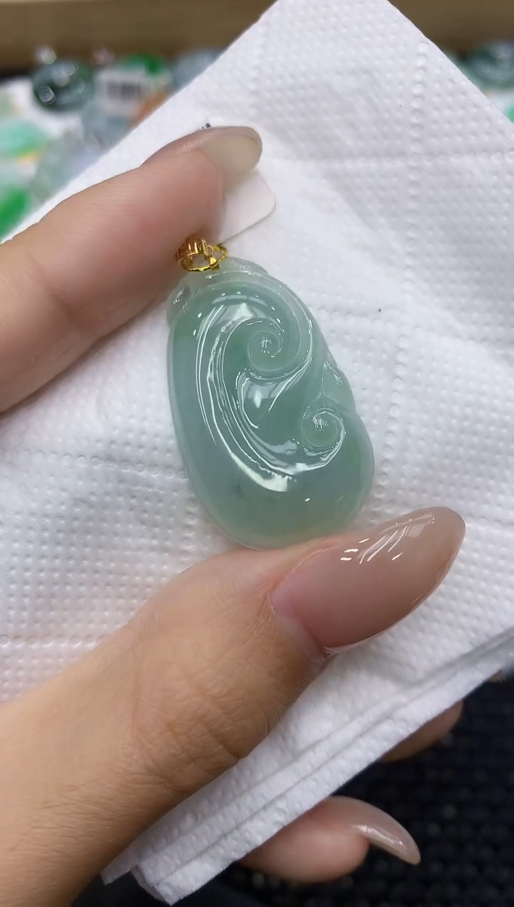 翡翠18K金镶嵌颈饰111111111111