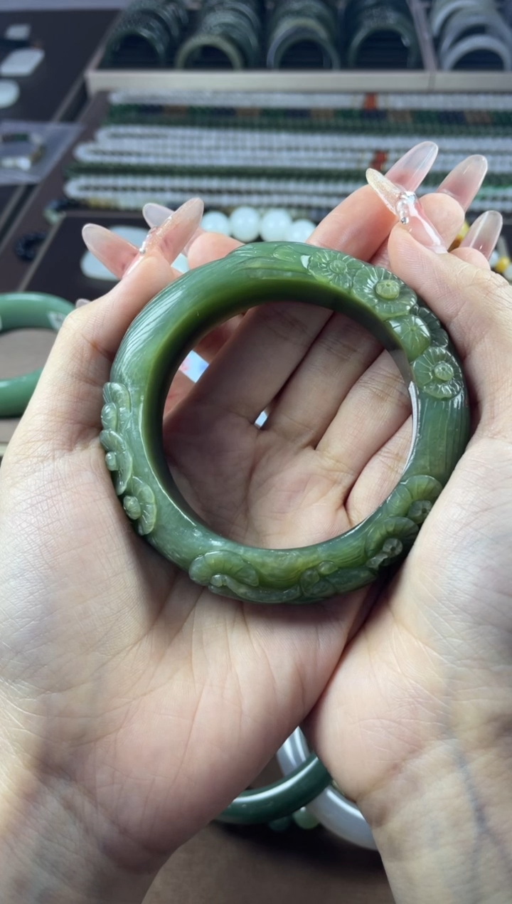 【闪购商品】和田玉手镯未镶嵌和田玉 手镯