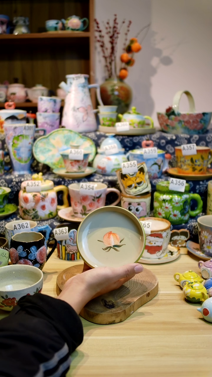 瓷片设计师款手绘釉下五彩陶瓷 画片随机