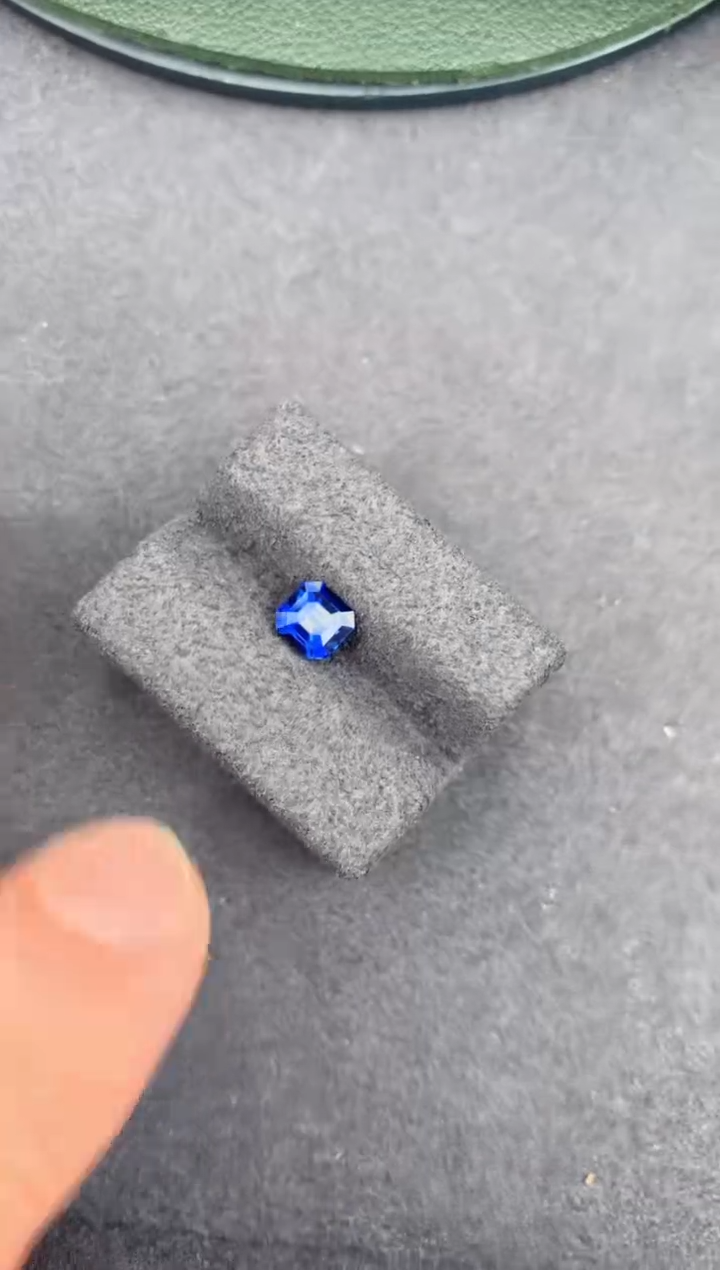 【闪购商品】蓝宝石裸石未镶嵌1ct皇家蓝