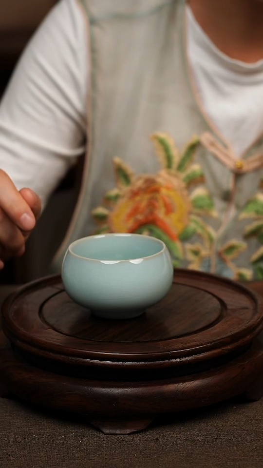 瓷片天青色罗汉杯100ml微瑕不带礼盒