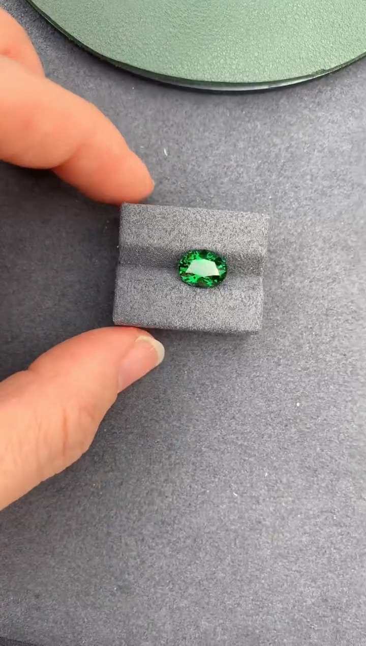 【闪购商品】石榴石（沙弗莱）裸石未镶嵌3.1ct沙弗莱