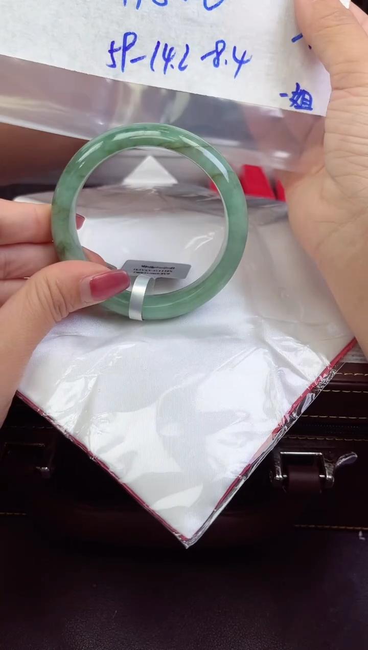 【闪购商品】翡翠手镯未镶嵌手镯 10