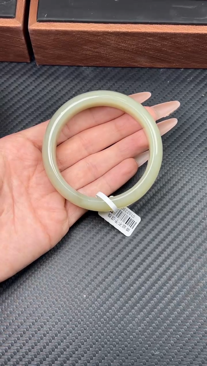 未镶嵌手镯和田玉且末迪克兰二细微色差58