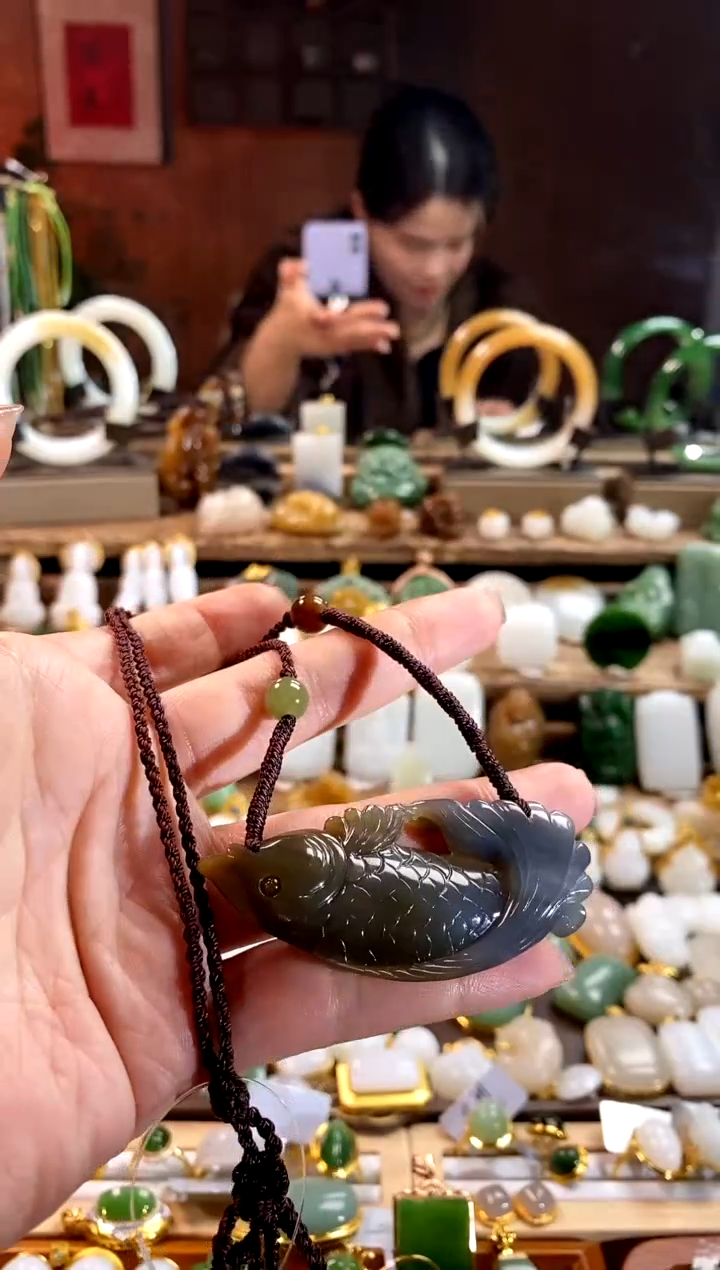 【闪购商品】和田玉吊坠未镶嵌。