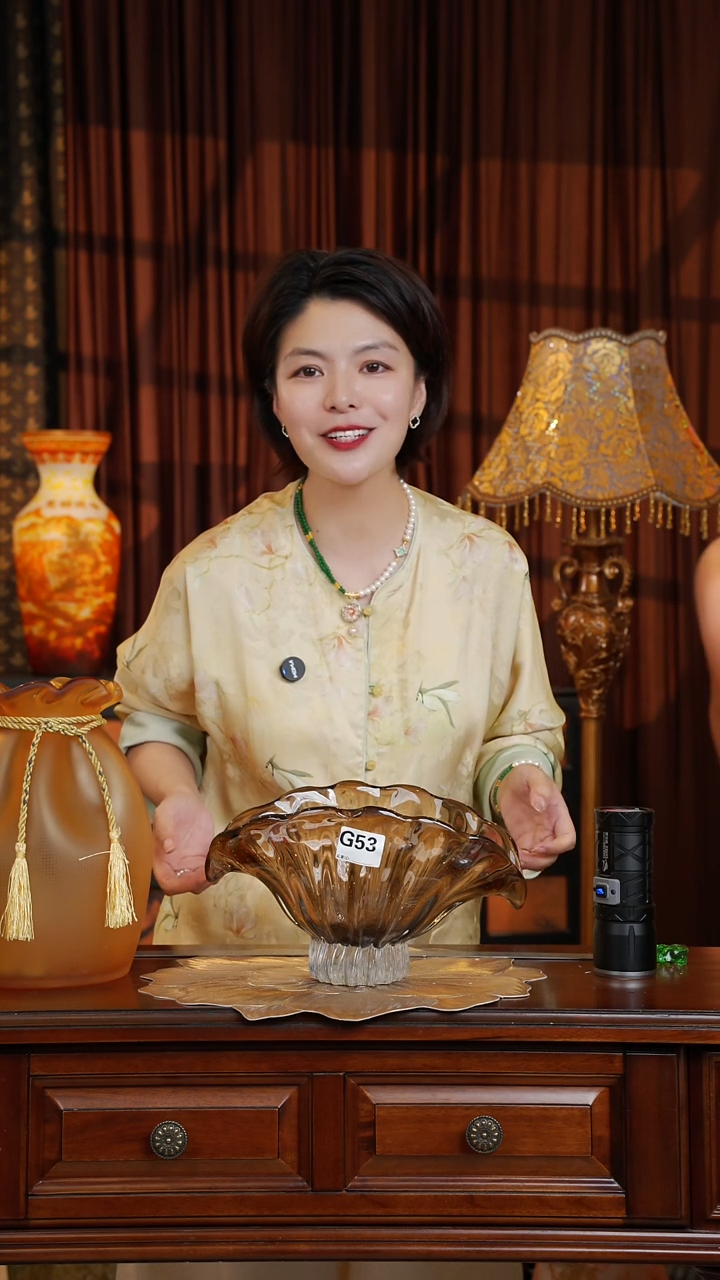 琉璃琉璃。。。。。。。。。。。。1