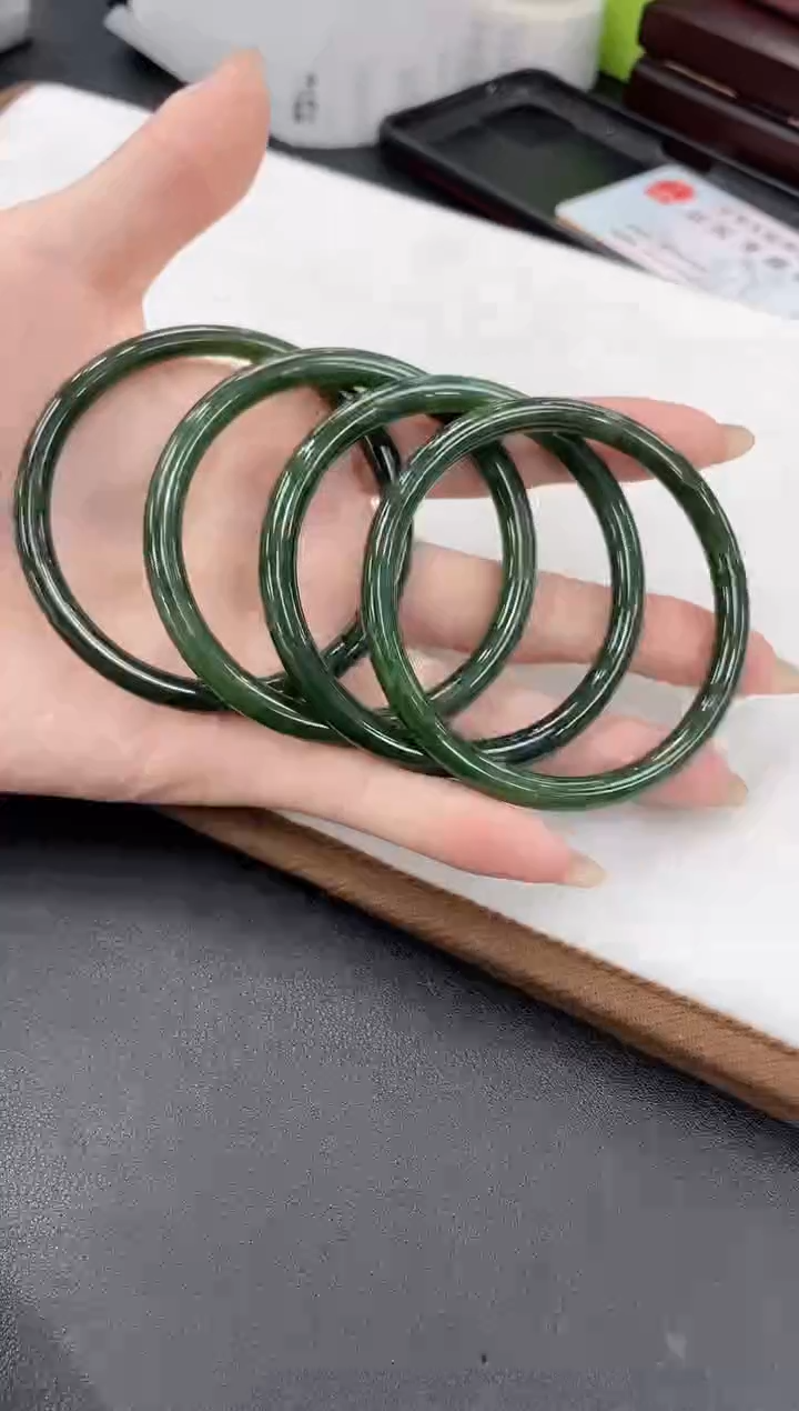 【闪购商品】和田玉手镯未镶嵌多样性拍一发一50-60碧玉叮当