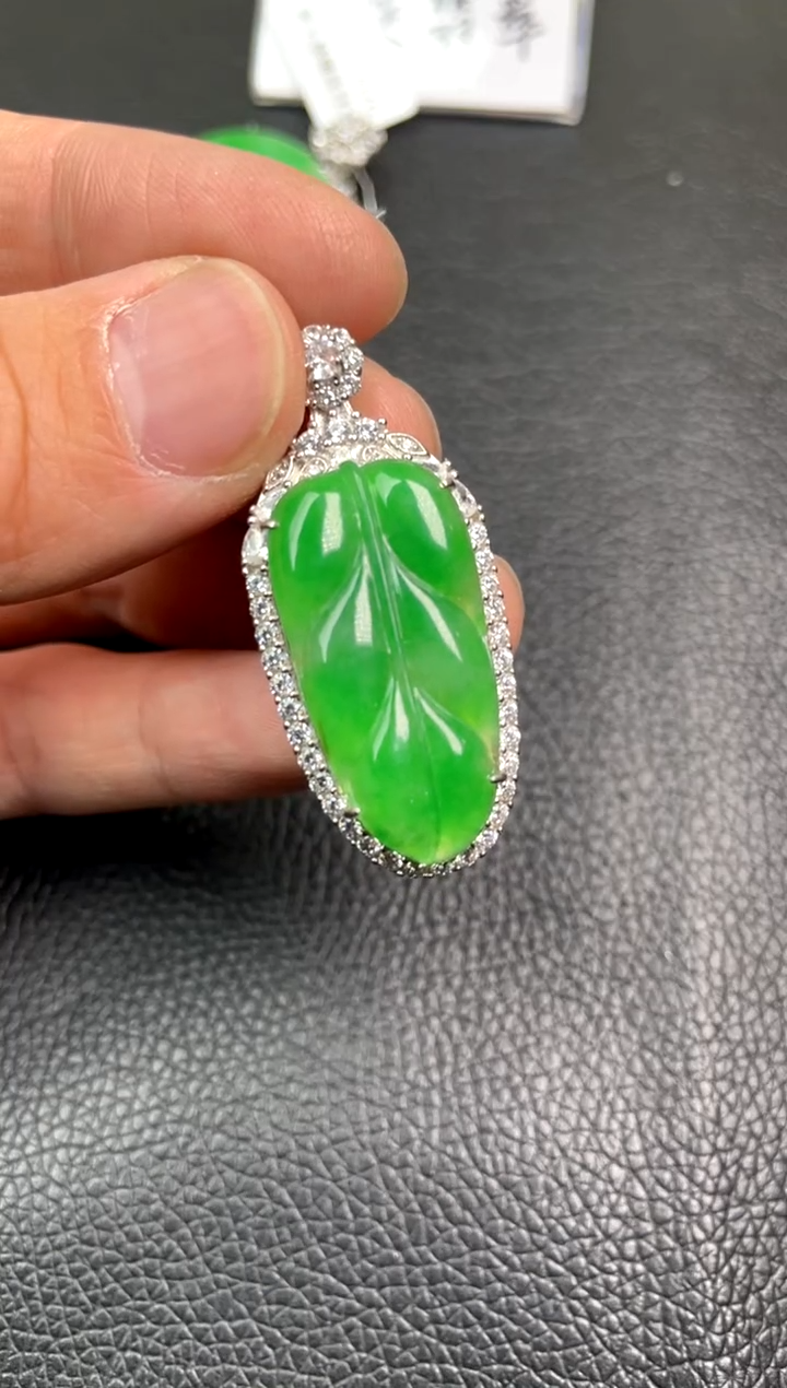 【闪购商品】翡翠吊坠(不含链)银S925镶嵌吊坠