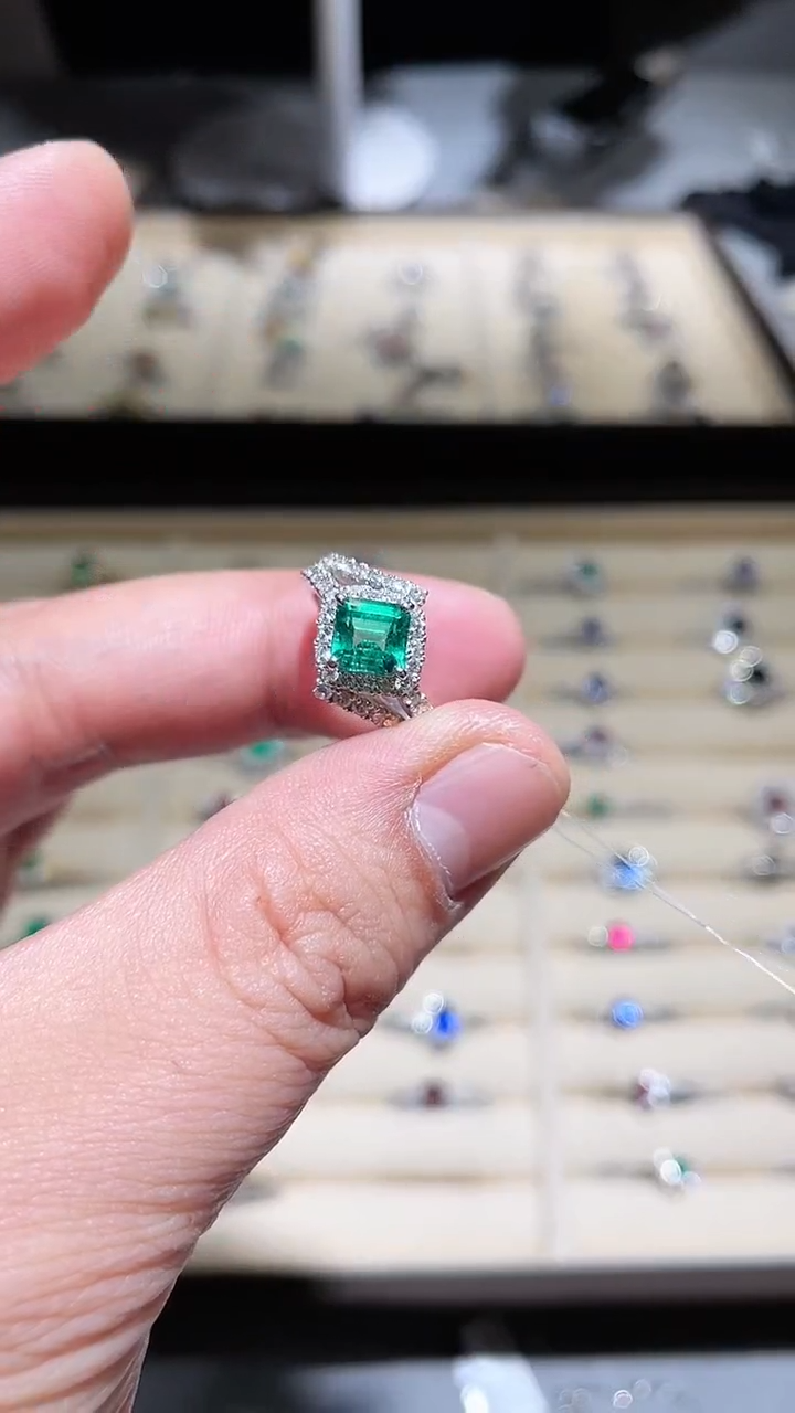 【闪购商品】祖母绿戒指铂Pt900镶嵌1.15ct