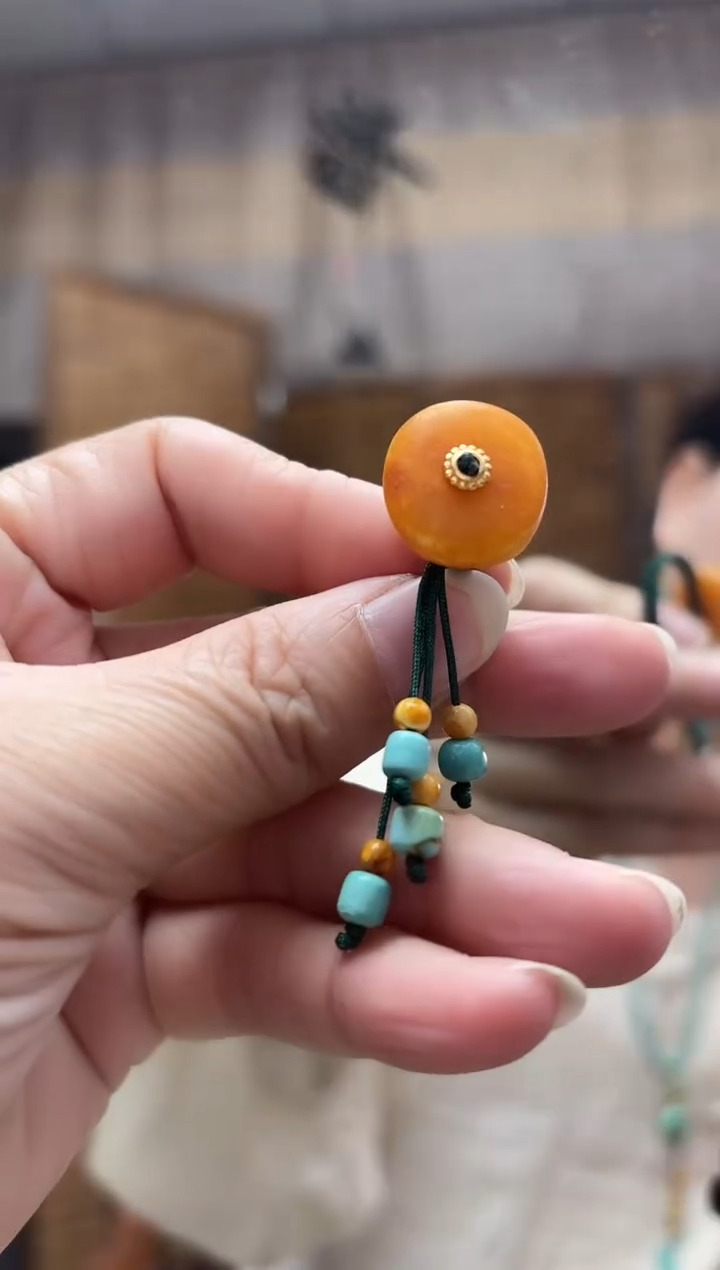 琥珀未镶嵌珠宝奇石戒指多样性发其一