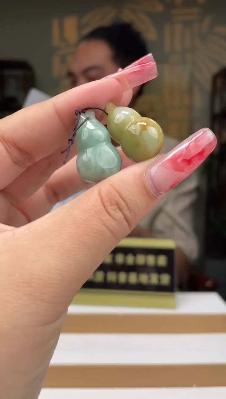 【闪购商品】翡翠吊坠(不含链)未镶嵌天然A货翡翠