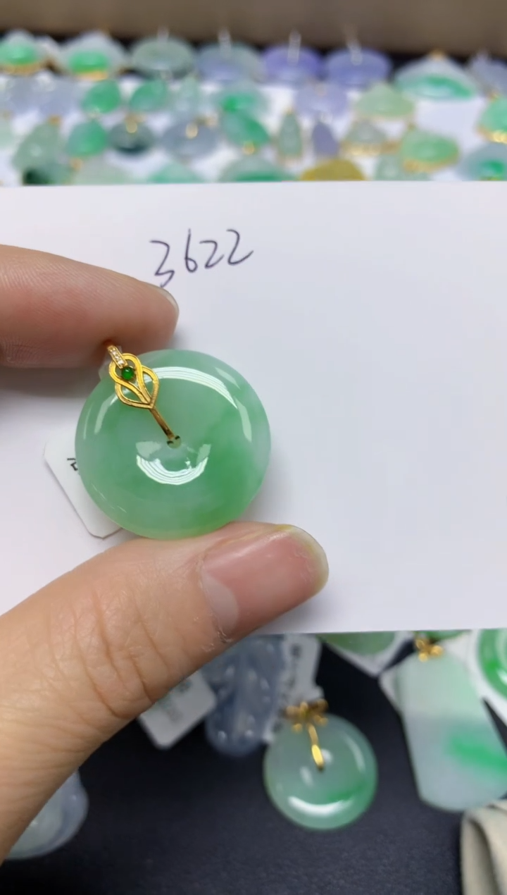 【闪购商品】翡翠挂件18K金镶嵌 天然翡翠A货