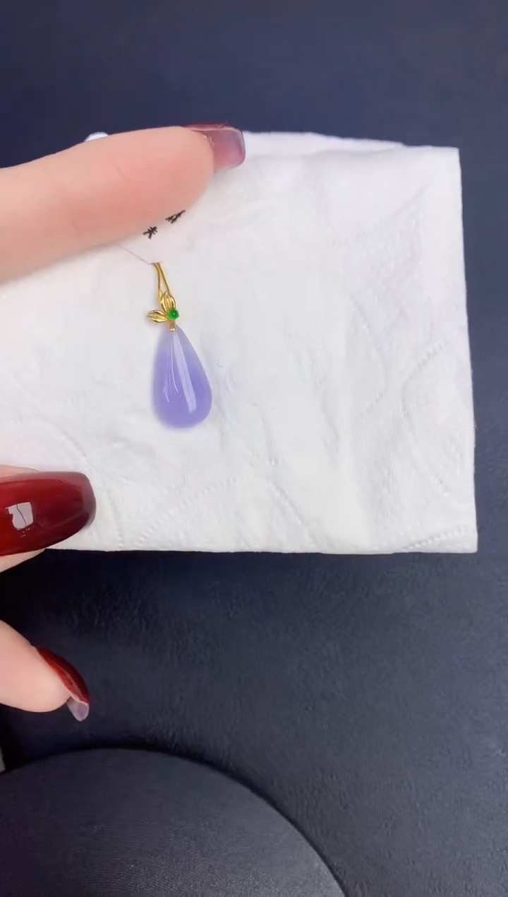 颈饰18K金镶嵌翡翠缅甸天然翡翠A货