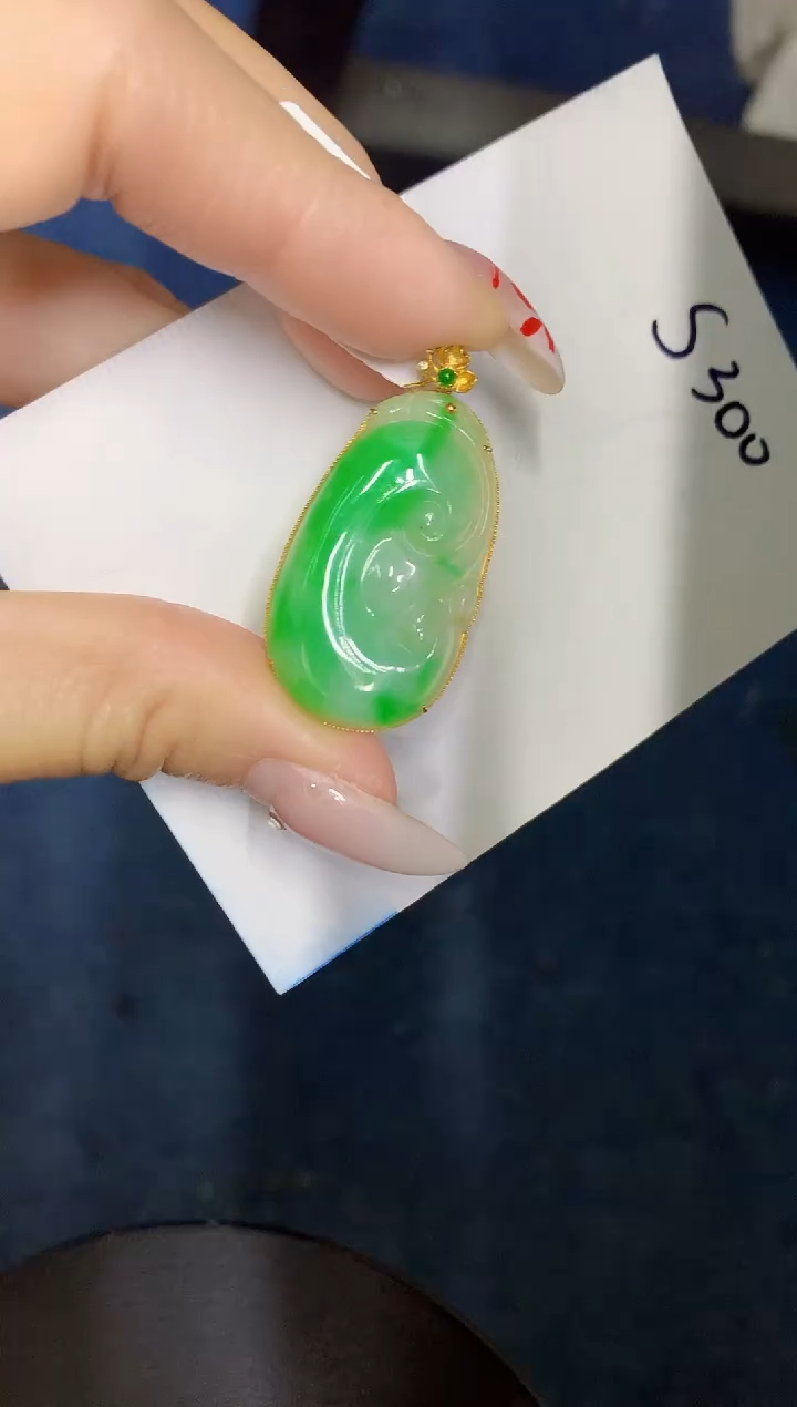 【闪购商品】翡翠颈饰18K金镶嵌00000000000