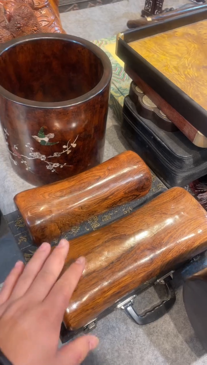 木珍藏老货..黄花梨木枕